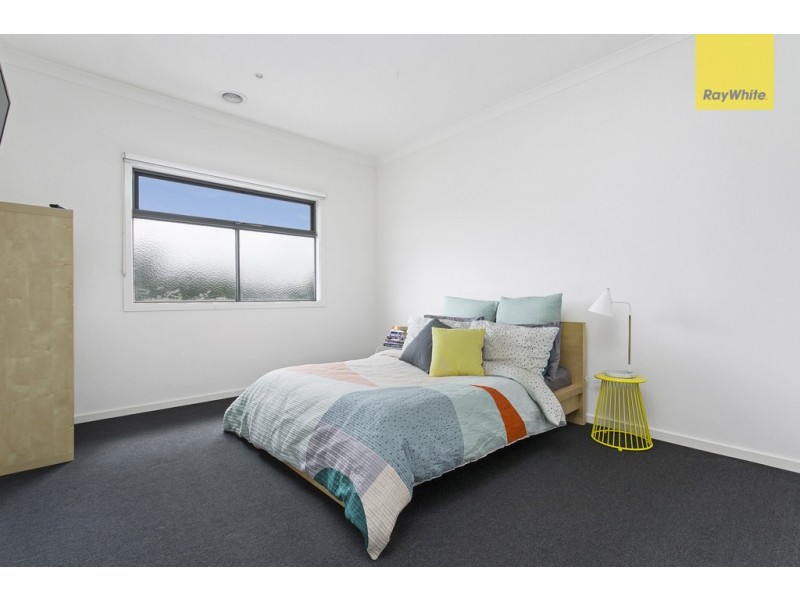 2/10 Tekapo Crescent, Taylors Lakes VIC 3038