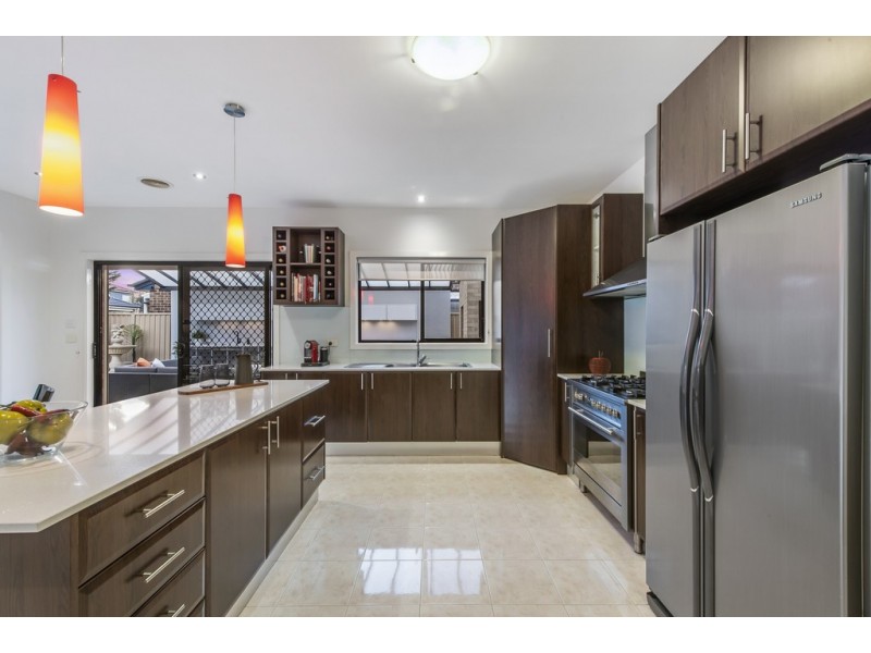 9 Cranwell Square, Caroline Springs VIC 3023