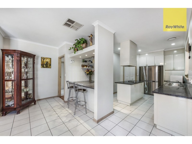 5 Vinct Close, Keilor Downs VIC 3038