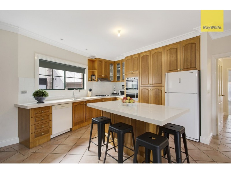 4 Mitchell Court, Taylors Lakes VIC 3038