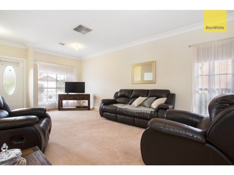 4 Mitchell Court, Taylors Lakes VIC 3038