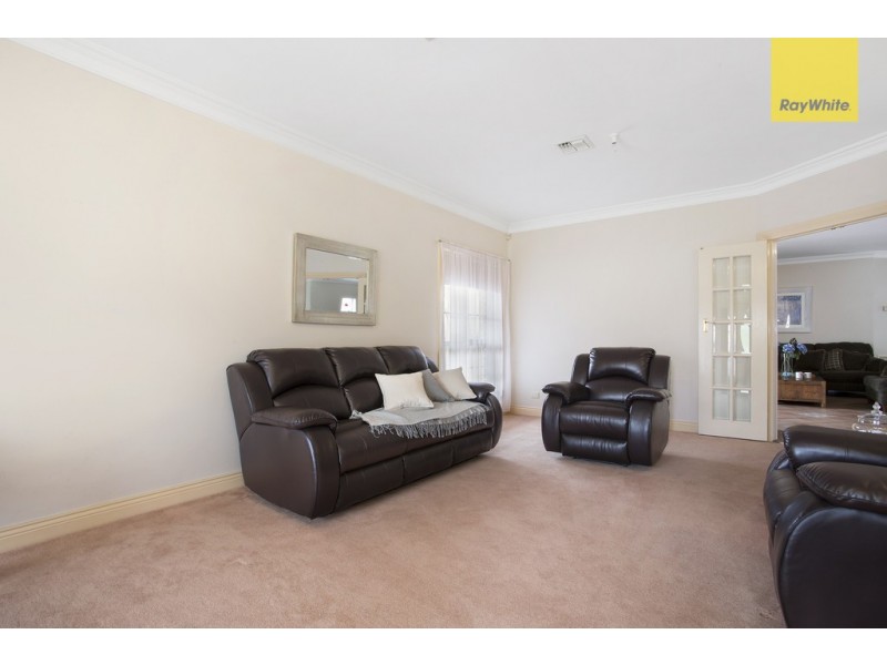 4 Mitchell Court, Taylors Lakes VIC 3038