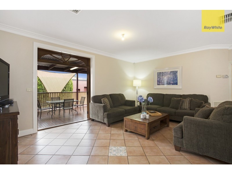 4 Mitchell Court, Taylors Lakes VIC 3038