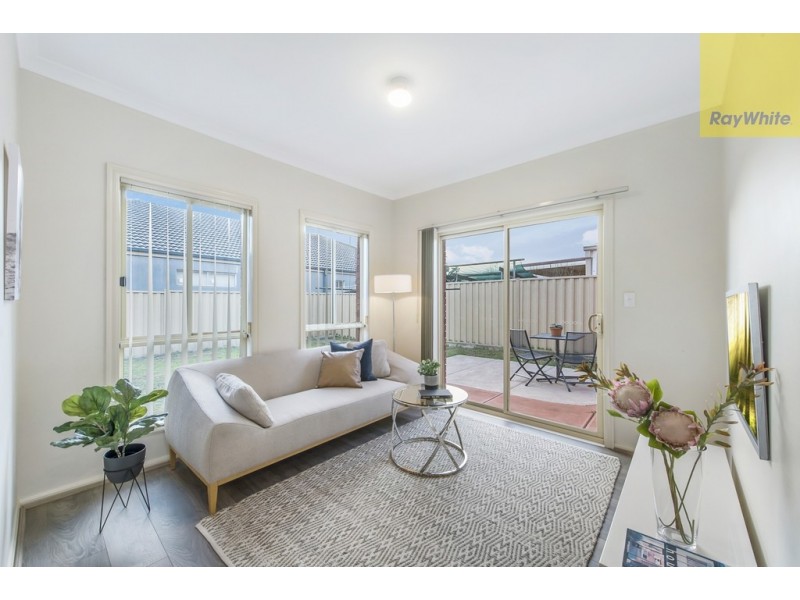 1 Kings Domain, Caroline Springs VIC 3023