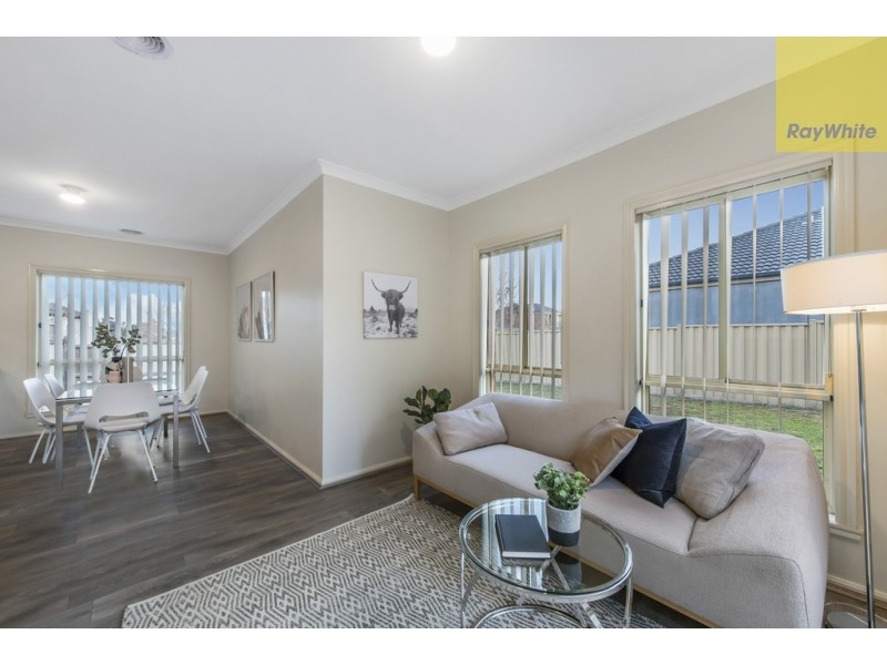 1 Kings Domain, Caroline Springs VIC 3023