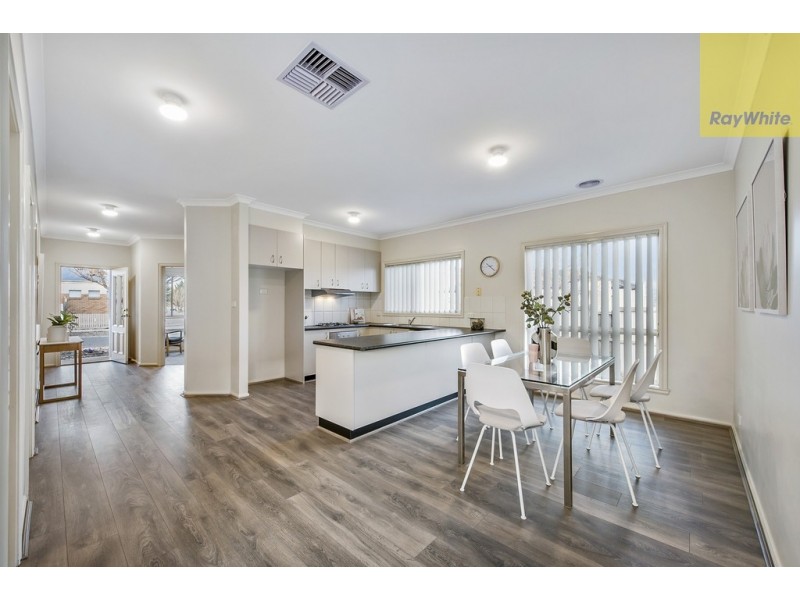 1 Kings Domain, Caroline Springs VIC 3023