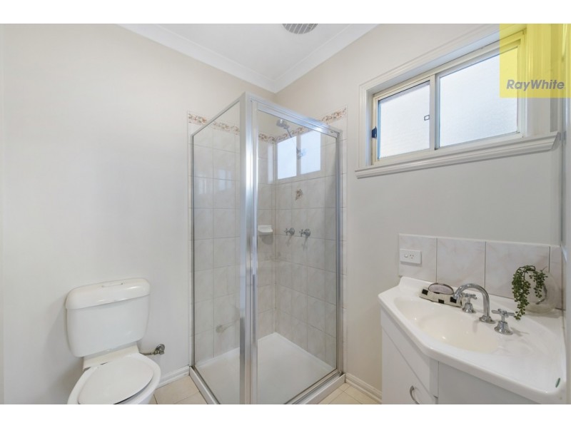 1 Kings Domain, Caroline Springs VIC 3023