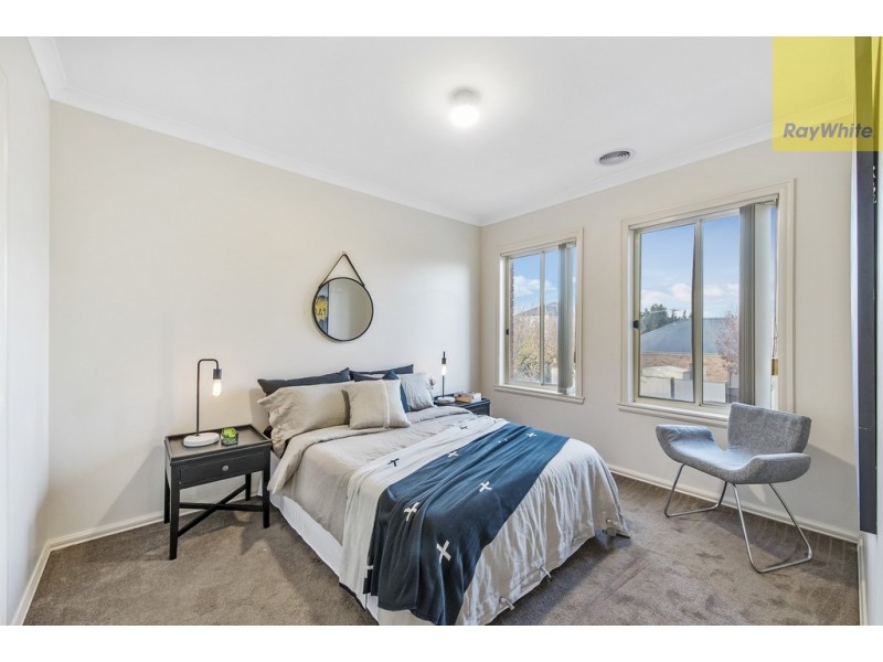 1 Kings Domain, Caroline Springs VIC 3023