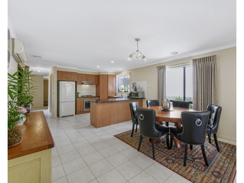 69 Boberrit Wynd, Sydenham VIC 3037