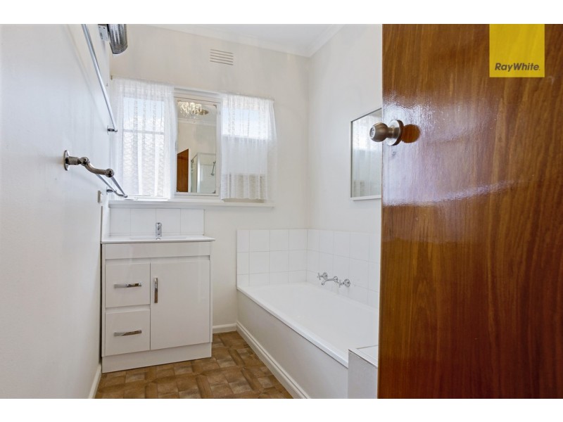 27 Mayne Street, Sunshine West VIC 3020