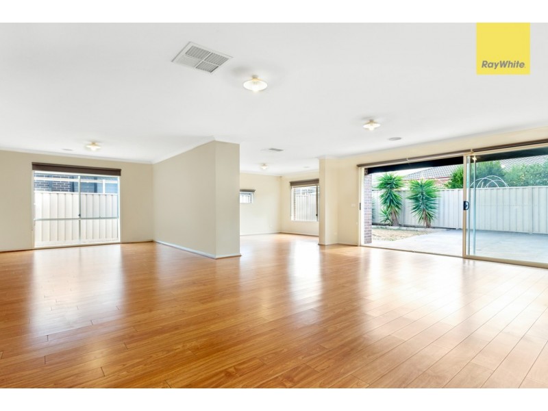 5 Nevis Place, Taylors Hill VIC 3037