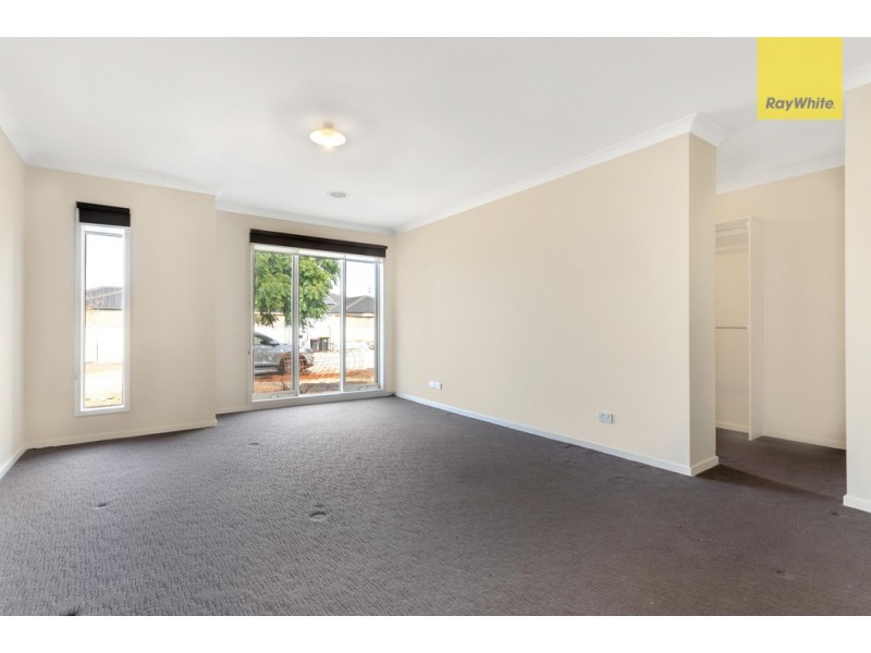 5 Nevis Place, Taylors Hill VIC 3037