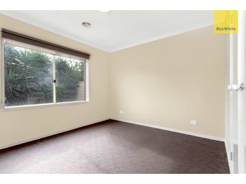 5 Nevis Place, Taylors Hill VIC 3037