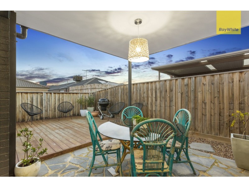21 Riviera Drive, Hillside VIC 3037