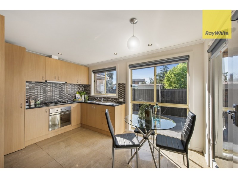 2/39 Manchester Drive, Sydenham VIC 3037