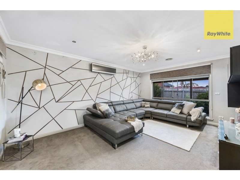 11 Albertine Crescent, Sydenham VIC 3037