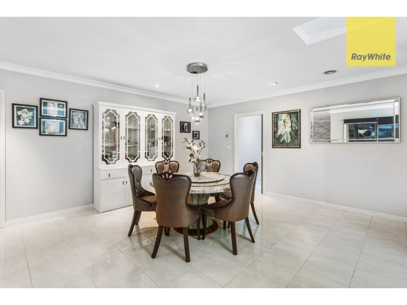 11 Albertine Crescent, Sydenham VIC 3037