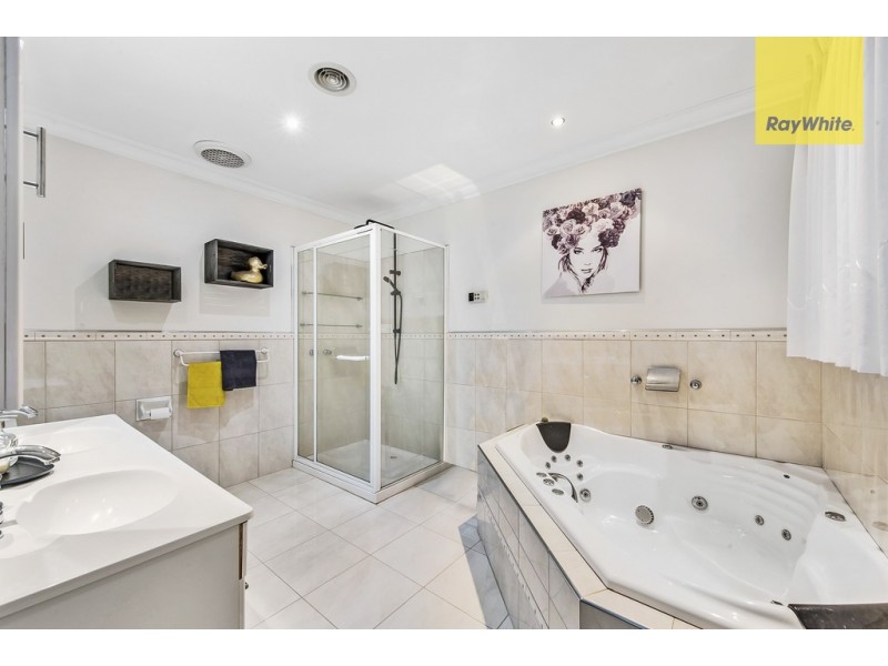 11 Albertine Crescent, Sydenham VIC 3037