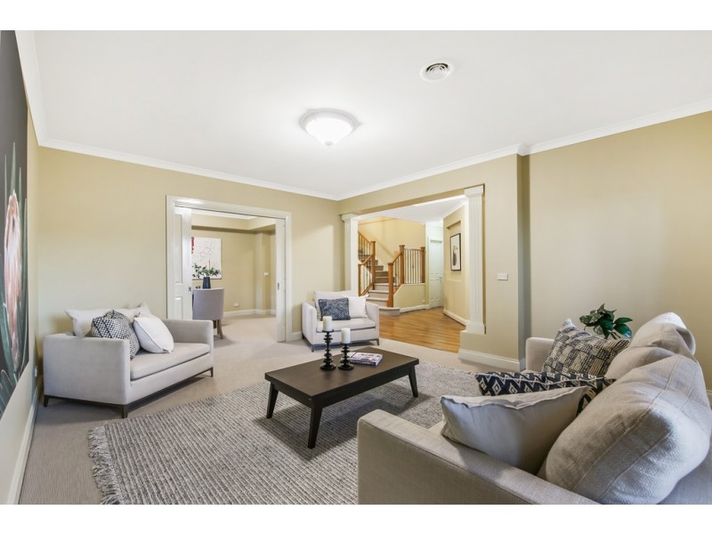 7 Wisteria Close, Taylors Hill VIC 3037