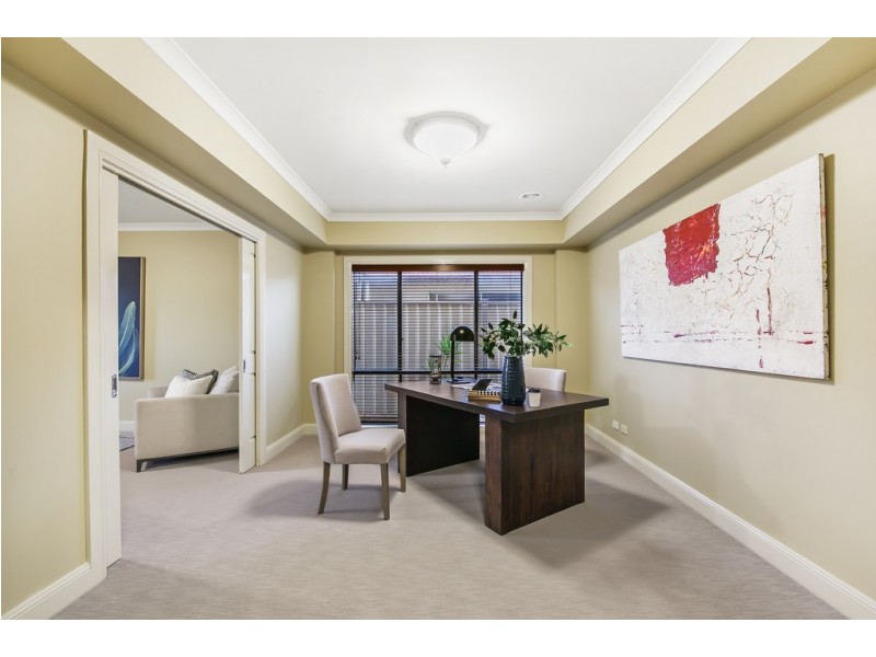 7 Wisteria Close, Taylors Hill VIC 3037