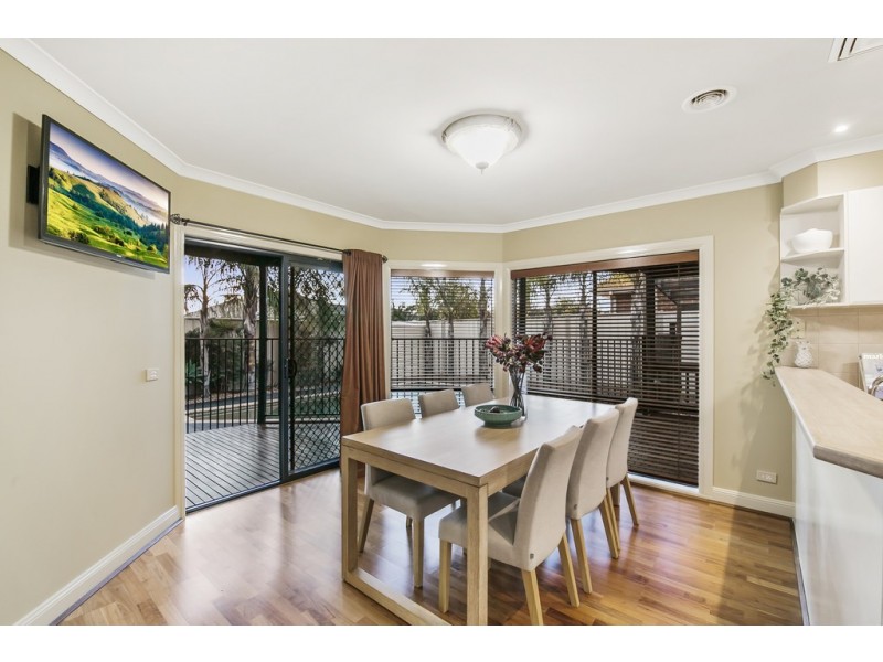 7 Wisteria Close, Taylors Hill VIC 3037