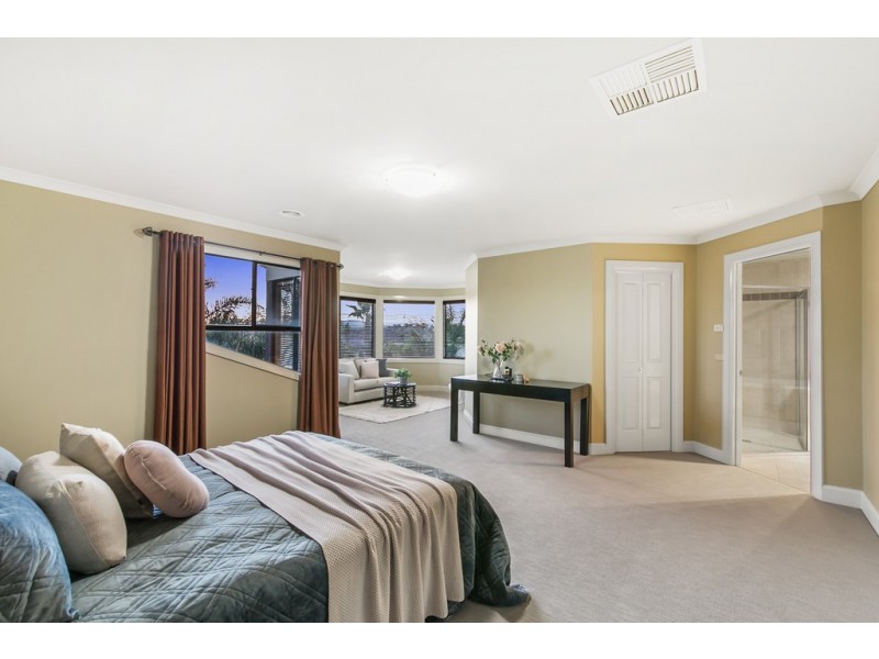 7 Wisteria Close, Taylors Hill VIC 3037