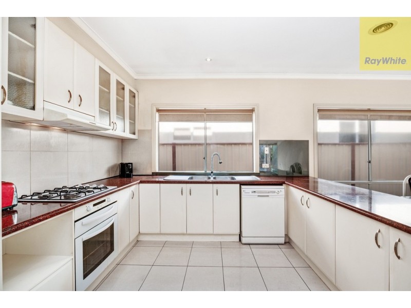 32 Tudor Rose Crescent, Sydenham VIC 3037