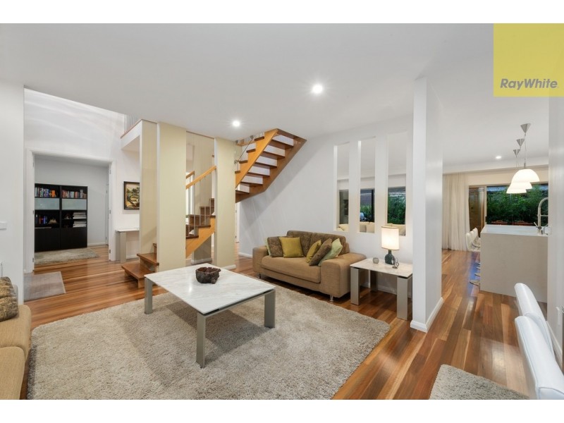 21 Illawarra Circuit, Taylors Hill VIC 3037