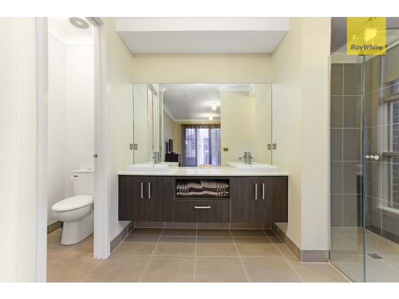 15 Dahlia Drive, Caroline Springs VIC 3023