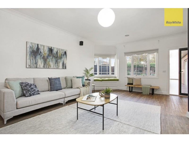 6 John Paul Drive, Hillside VIC 3037