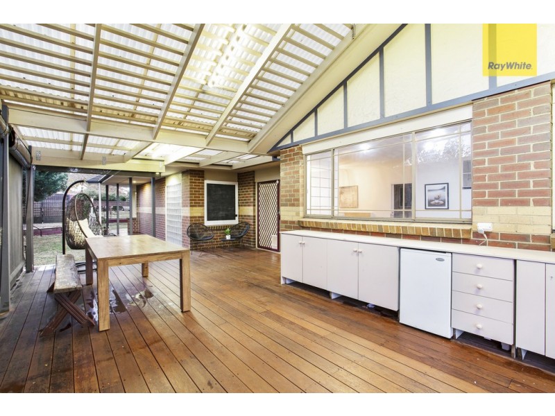 6 John Paul Drive, Hillside VIC 3037