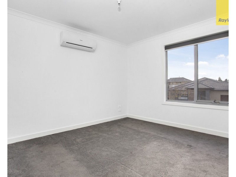 8 Armadale Place, Hillside VIC 3037