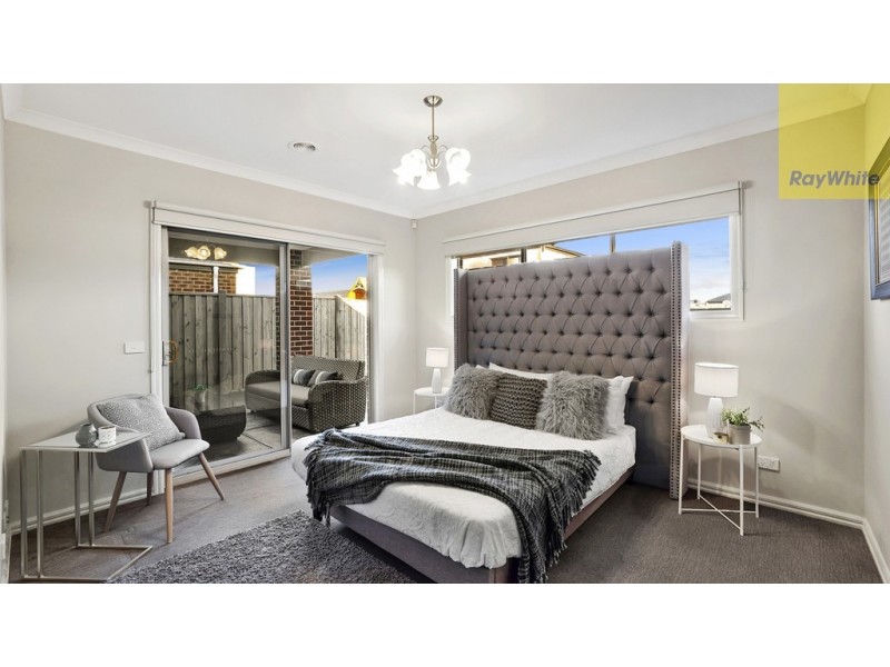 8 Dawkins Avenue, Plumpton VIC 3335