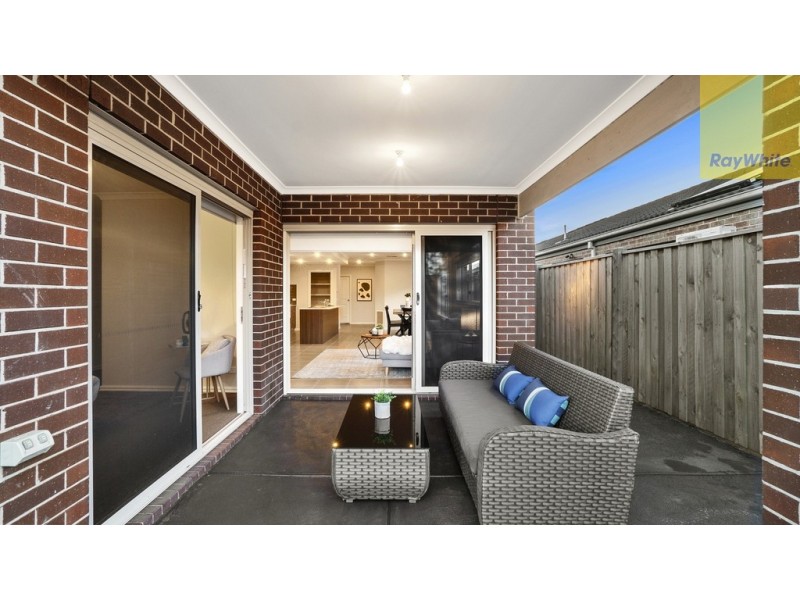 8 Dawkins Avenue, Plumpton VIC 3335