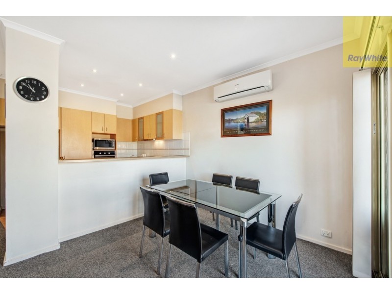 6 Amberlea Circuit, Taylors Hill VIC 3037