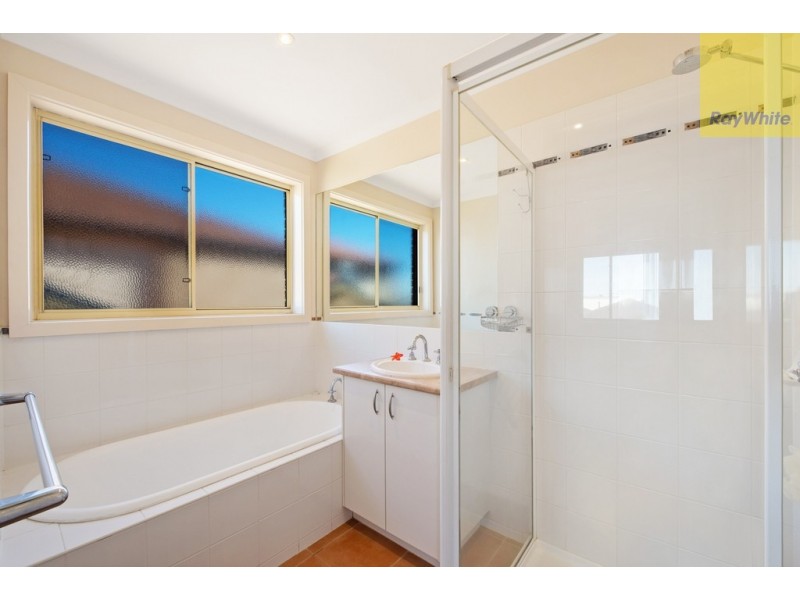 6 Amberlea Circuit, Taylors Hill VIC 3037