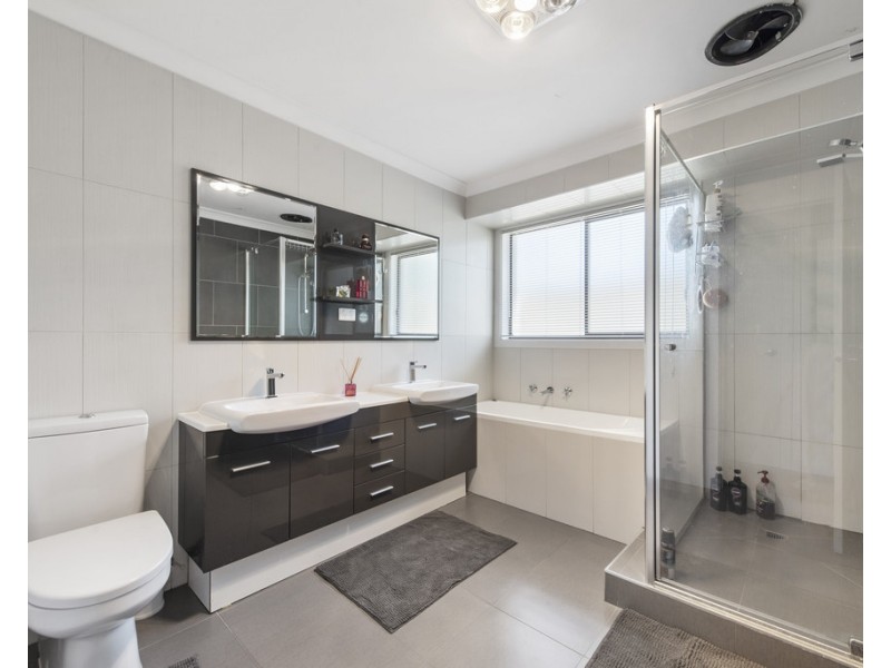 1/37 Carbine Way, Keilor Downs VIC 3038