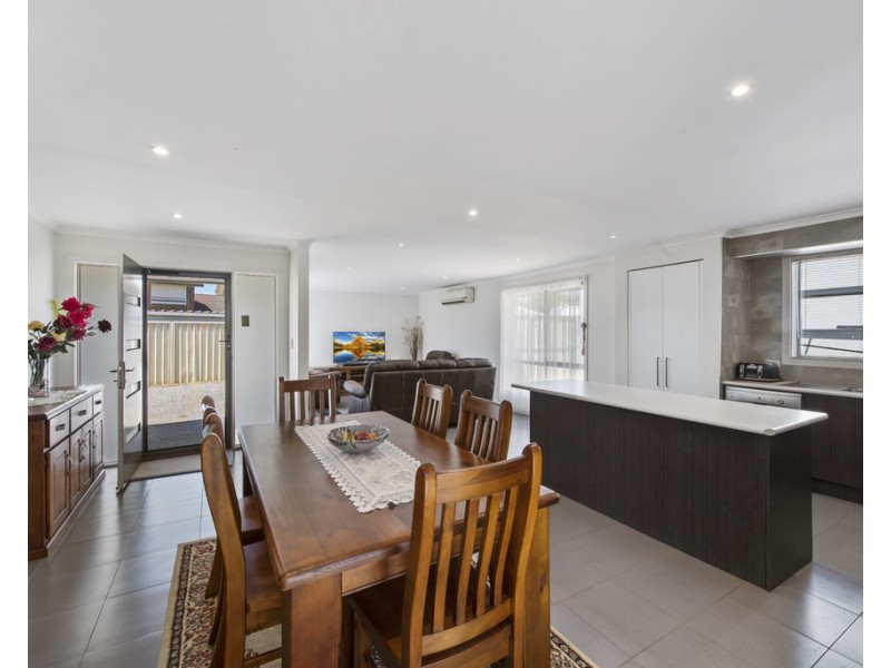 1/37 Carbine Way, Keilor Downs VIC 3038