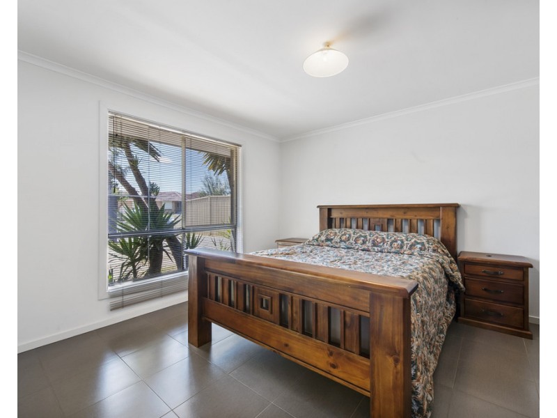 1/37 Carbine Way, Keilor Downs VIC 3038