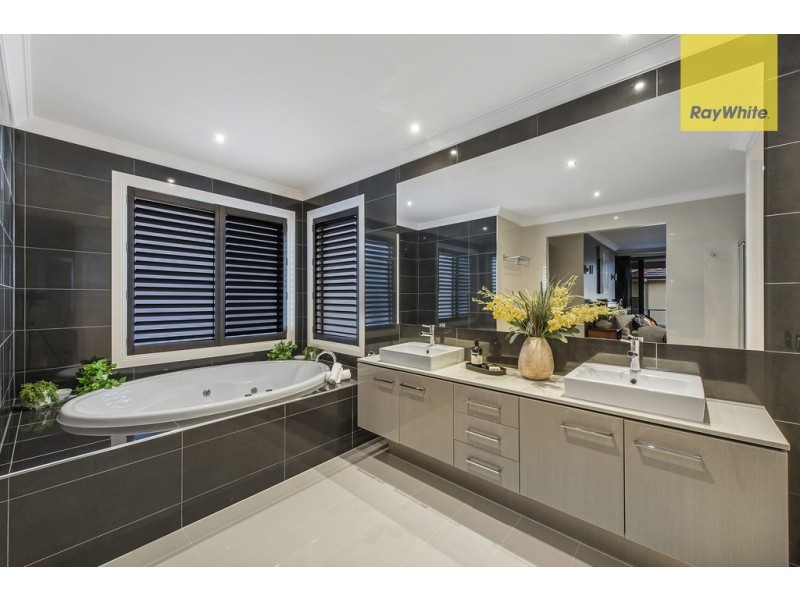 29 Coogee Drive, Taylors Hill VIC 3037