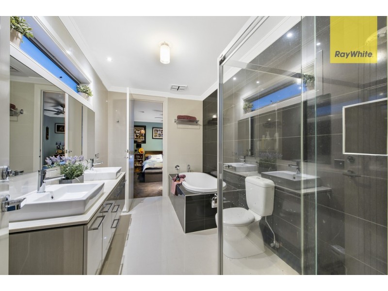 29 Coogee Drive, Taylors Hill VIC 3037