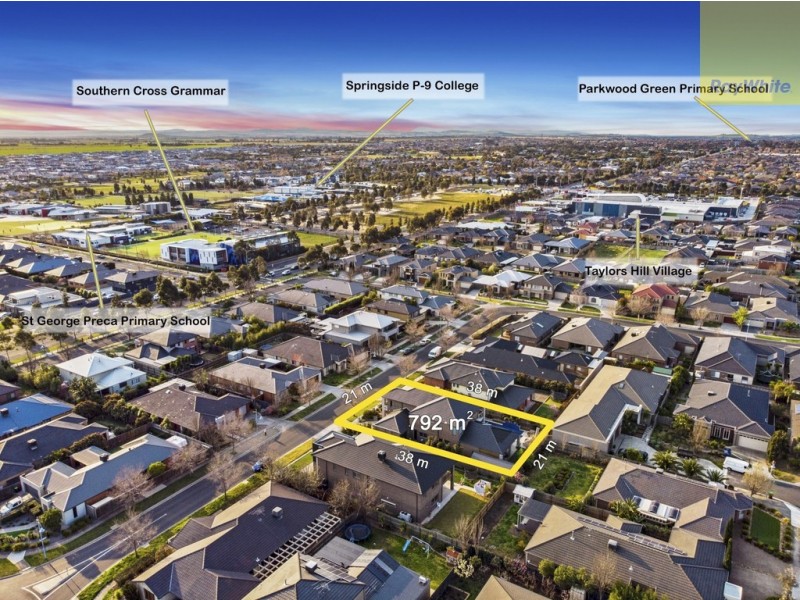 29 Coogee Drive, Taylors Hill VIC 3037