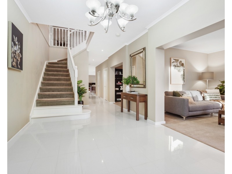 13 Bond Street, Taylors Hill VIC 3037