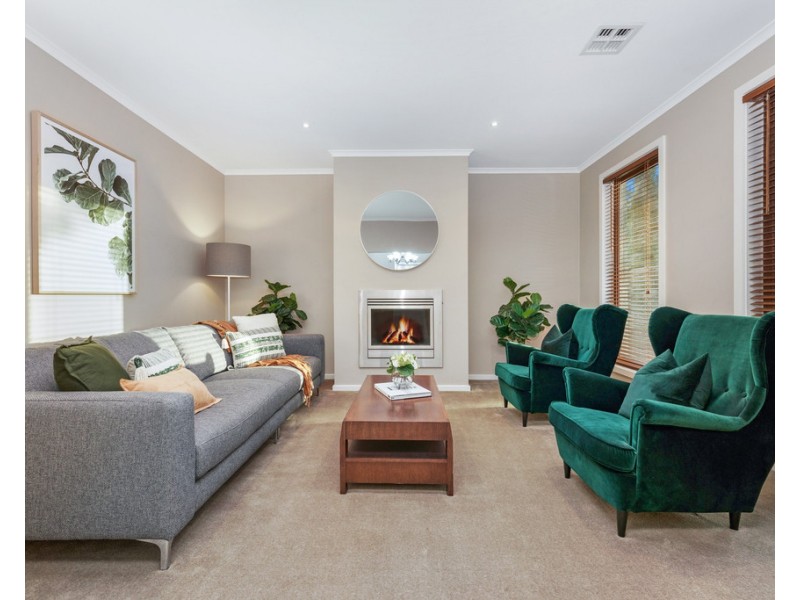 13 Bond Street, Taylors Hill VIC 3037