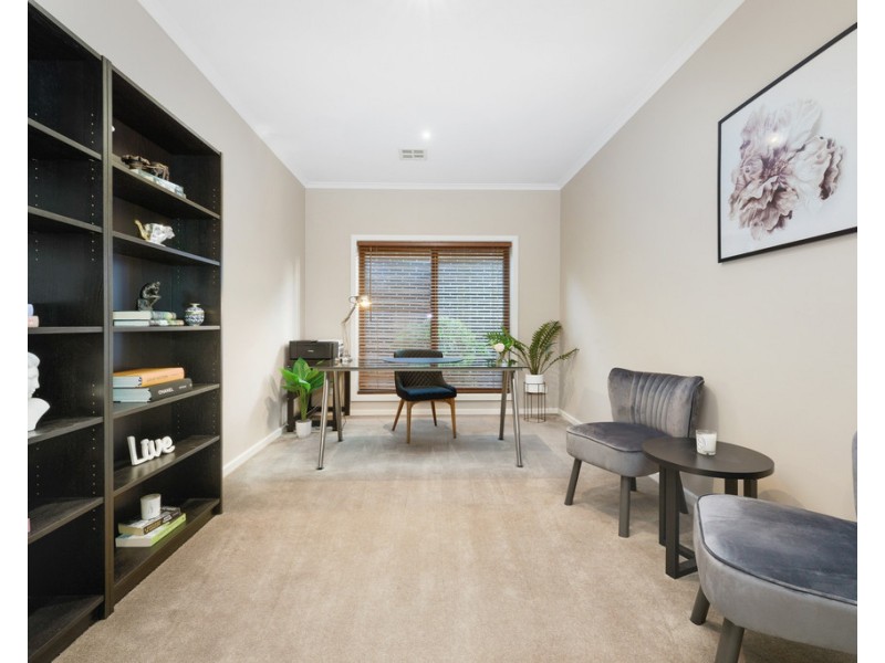 13 Bond Street, Taylors Hill VIC 3037