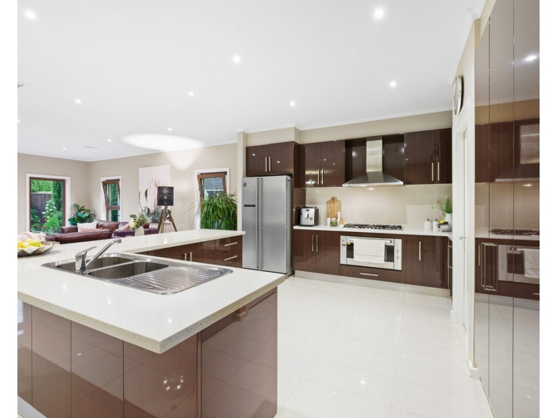 13 Bond Street, Taylors Hill VIC 3037