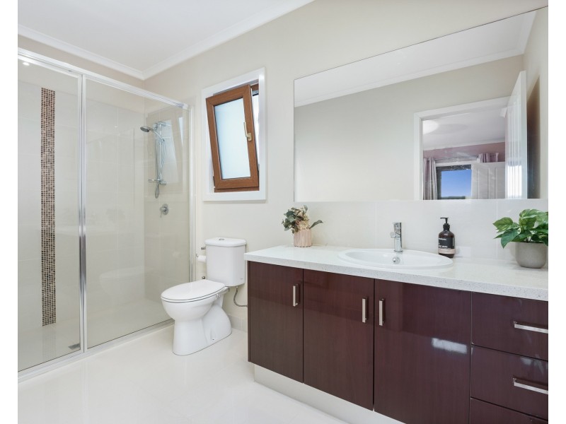 13 Bond Street, Taylors Hill VIC 3037