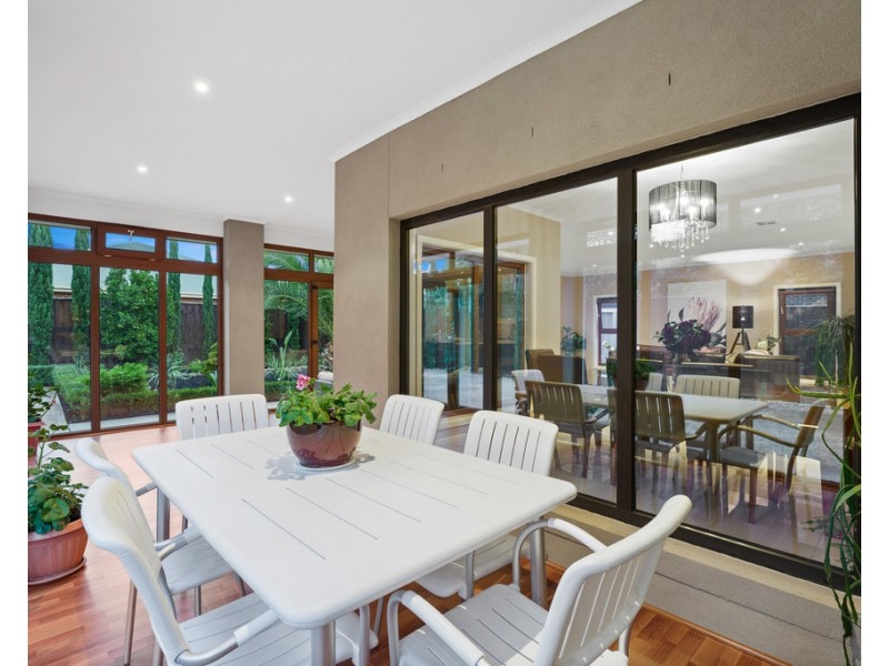 13 Bond Street, Taylors Hill VIC 3037