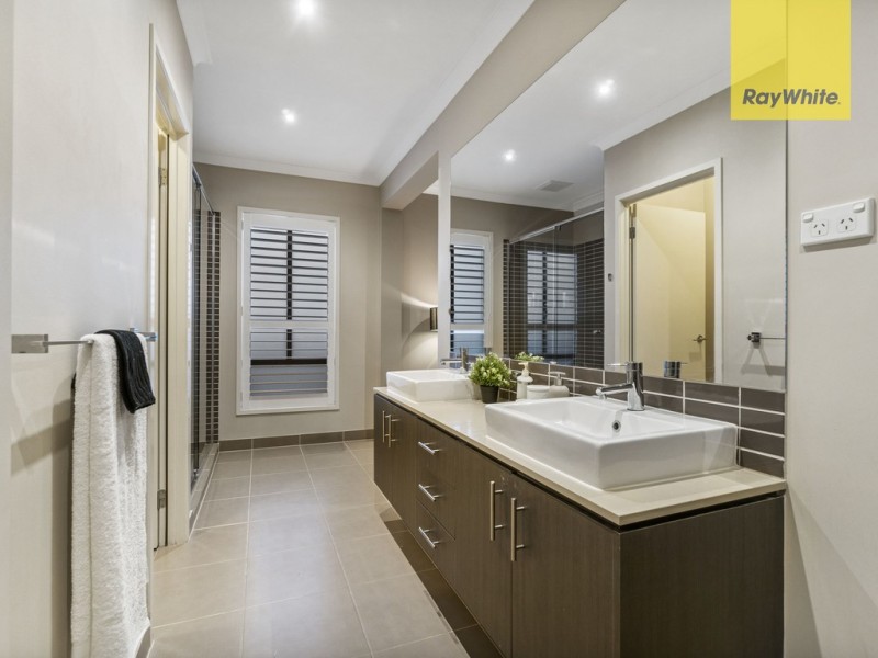 23 The Esplanade, Taylors Hill VIC 3037