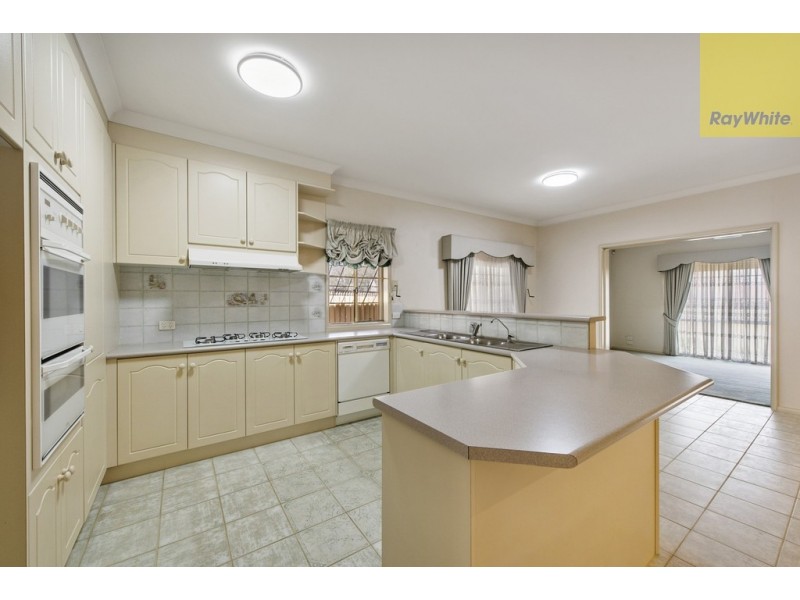 15 Rivergum Place, Hillside VIC 3037